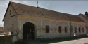 murovaný dom z 19.stor. s oblúkovou bránou murovaný dom z 19.stor. s oblúkovou bránou